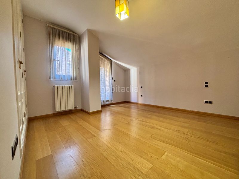 Foto 726602f9-d7a4-4c33-982a-0d474048d5d7. Dúplex a calle del teniente coronel valenzuela 13 a Zaragoza
