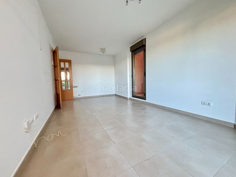Foto 2b2bcd43-4645-4587-b94a-4203551166bd. Flat in calle ramiro ii el monje 2 in Cadrete