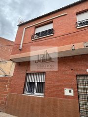 Casa aparellada  Calle de la alameda. Jp gestion inmobiliaria vende chalet en villasequilla.
