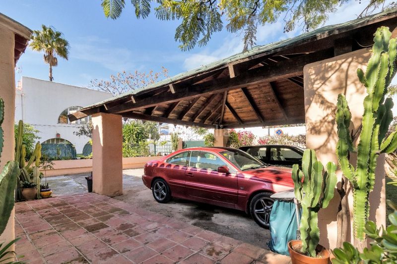 Foto 0d9cef02-ecd3-4de4-bf05-8d420c61a1a7. Casa amb aparcament piscina a Nueva Atalaya Estepona