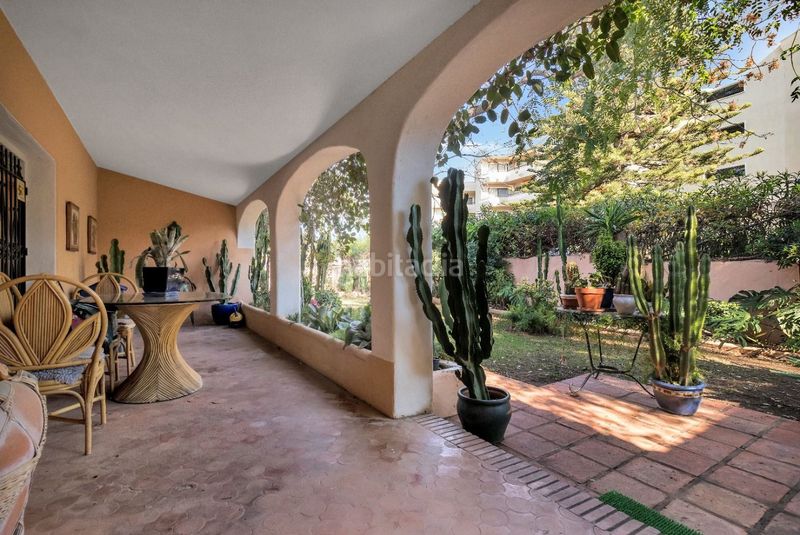 Foto 24cc2067-b615-4908-a4e2-91ec4191d41e. Casa amb aparcament piscina a Nueva Atalaya Estepona