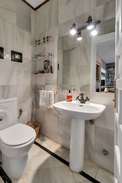 Foto 3b41e1e5-cd3e-4872-9b57-3bdfdf50049e. Casa amb aparcament piscina a Nueva Atalaya Estepona