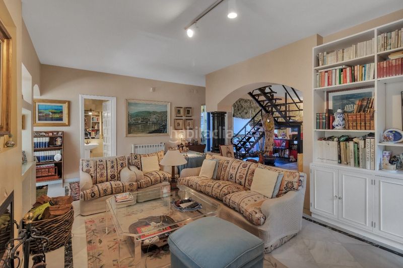 Foto 4200bd17-ed3c-4d0f-9996-037ab81c40f4. Casa amb aparcament piscina a Nueva Atalaya Estepona