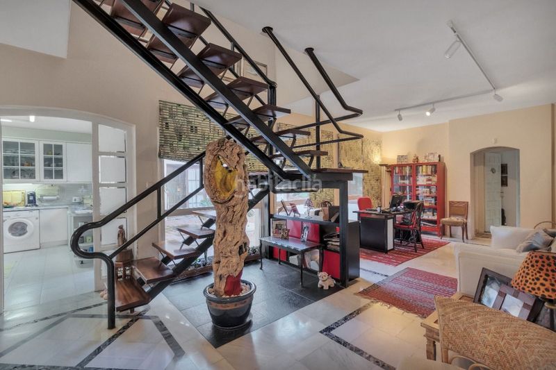 Foto 53c5f8e2-6154-4f9a-9992-c02444df3c7c. Casa amb aparcament piscina a Nueva Atalaya Estepona