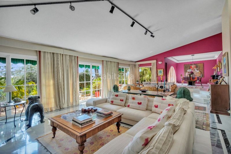 Foto 53fbbb1e-d2b4-4854-a27d-0f053cba67d3. Casa amb aparcament piscina a Nueva Atalaya Estepona