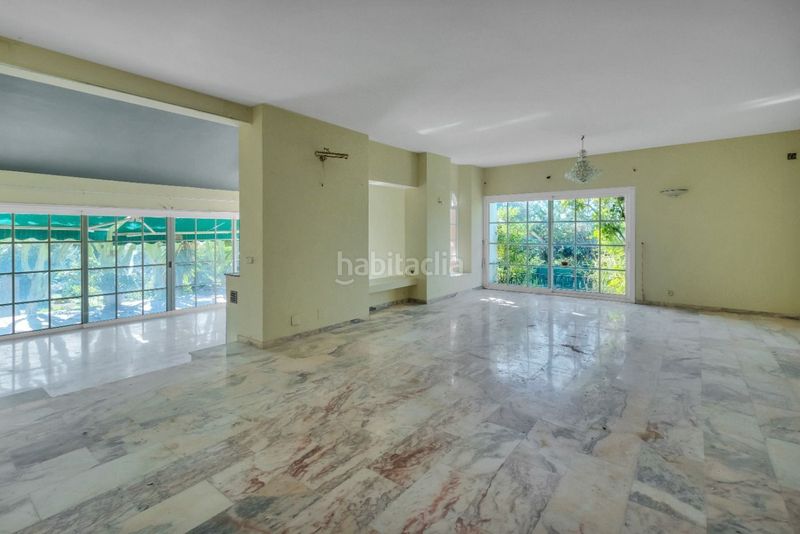 Foto 5584732a-b2c7-45cd-bb22-11a558a377e2. Casa amb aparcament piscina a Nueva Atalaya Estepona