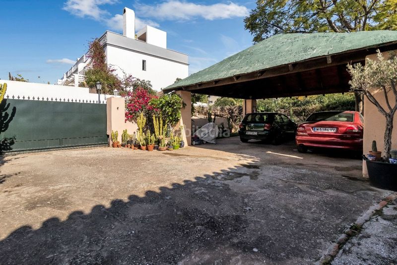 Foto 72f0d3c4-c54c-42df-a01d-936781650ec9. Casa amb aparcament piscina a Nueva Atalaya Estepona