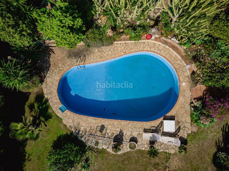 Foto 7d8f4359-ca49-40d7-8536-15825e86c9e8. Casa amb aparcament piscina a Nueva Atalaya Estepona