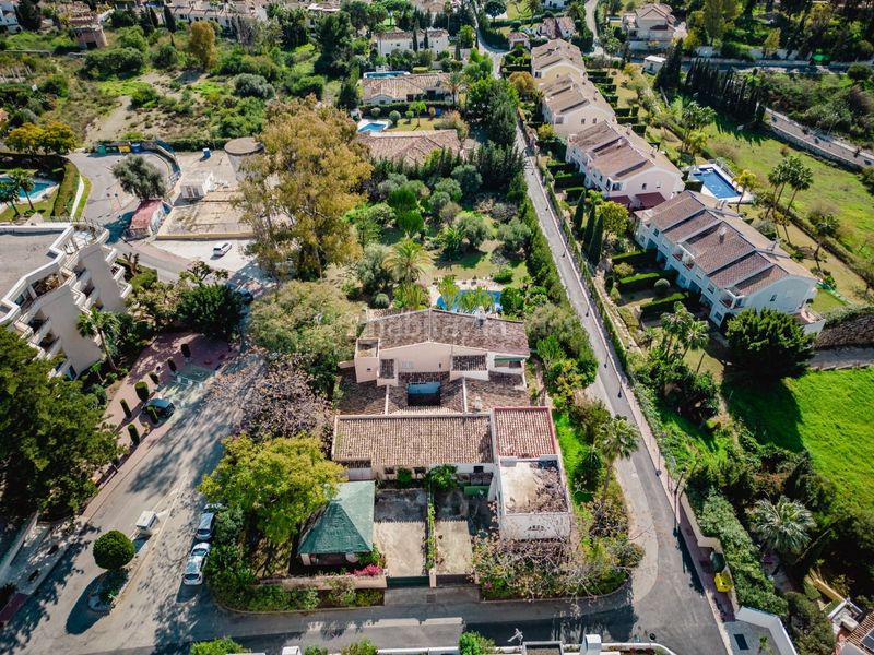 Foto 7eca612e-de23-4be3-b0a1-2df3fd73117b. Casa amb aparcament piscina a Nueva Atalaya Estepona