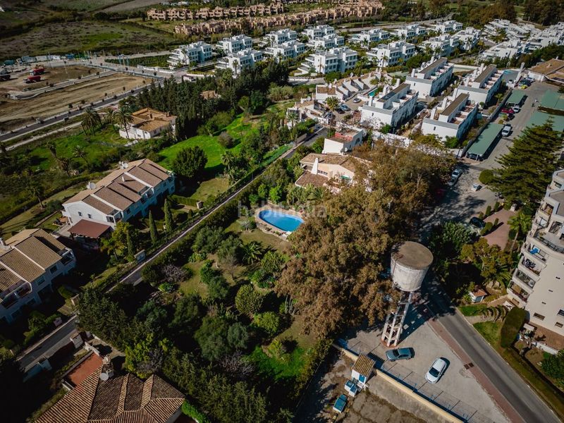Foto a7653814-0575-45e3-a33b-679d2e93a0e7. Casa amb aparcament piscina a Nueva Atalaya Estepona
