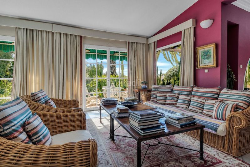 Foto cda5252d-8fd3-4ff4-bd4d-a203da178514. Casa amb aparcament piscina a Nueva Atalaya Estepona