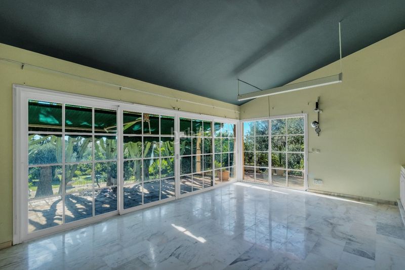 Foto f5e52d2b-1a41-485b-9ea4-dbb512d05977. Casa amb aparcament piscina a Nueva Atalaya Estepona