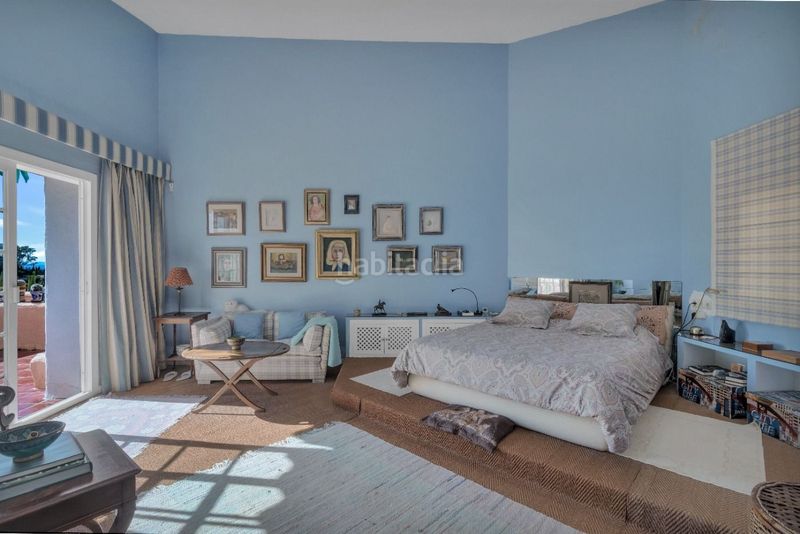 Foto f864bdbc-dec7-4225-bdf8-55fd341e3518. Casa amb aparcament piscina a Nueva Atalaya Estepona