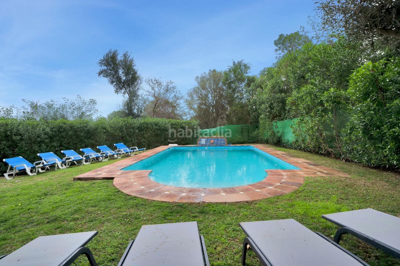 Foto 092f09cf-f290-4671-98f6-fc65d1ec9727. Casa amb aparcament piscina a Elviria Marbella