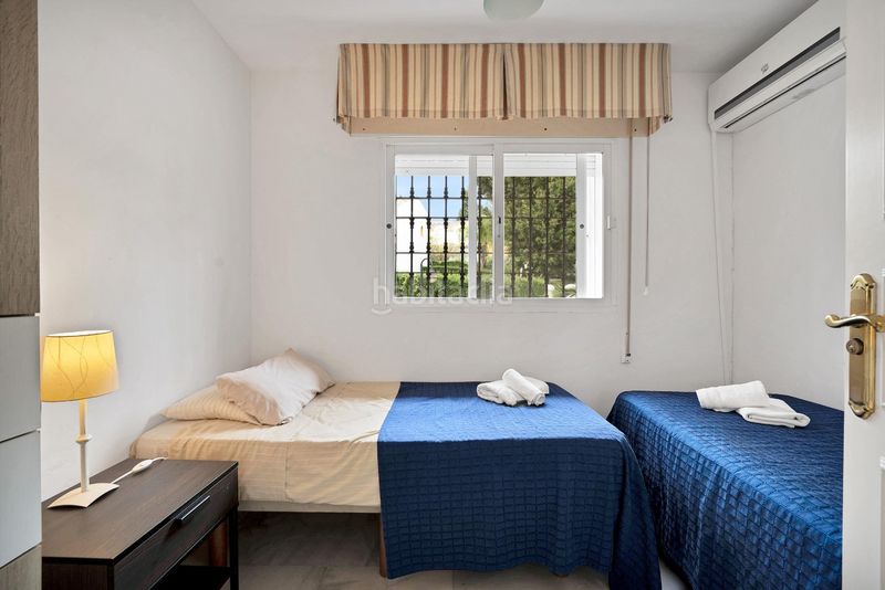 Foto 55ab9756-ce65-4e5b-8ec4-ed9c7dd3c719. Casa amb aparcament piscina a Elviria Marbella