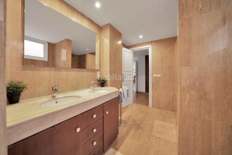 Foto 65adef9d-224c-45f8-a7cd-bc3c781aaa44. Casa amb aparcament piscina a Elviria Marbella