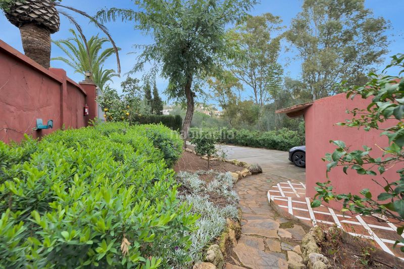 Foto 8c7feba0-9c99-4234-9fba-a1e0fcf9d253. Casa amb aparcament piscina a Elviria Marbella