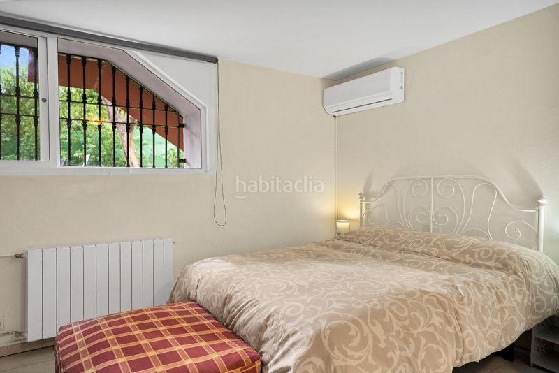 Foto 8e0ecbc4-1988-4c75-b762-82537de67108. Casa amb aparcament piscina a Elviria Marbella