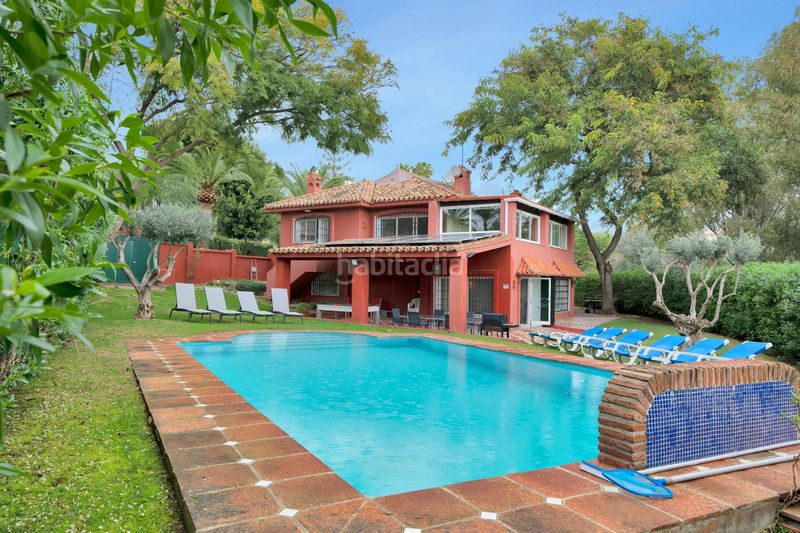 Foto a05594d2-d27d-4318-a93a-a859f3005f03. Casa amb aparcament piscina a Elviria Marbella