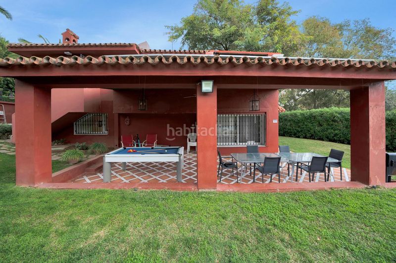 Foto a6a1bce7-0210-4afd-9f87-b6d350ba26a2. Casa amb aparcament piscina a Elviria Marbella