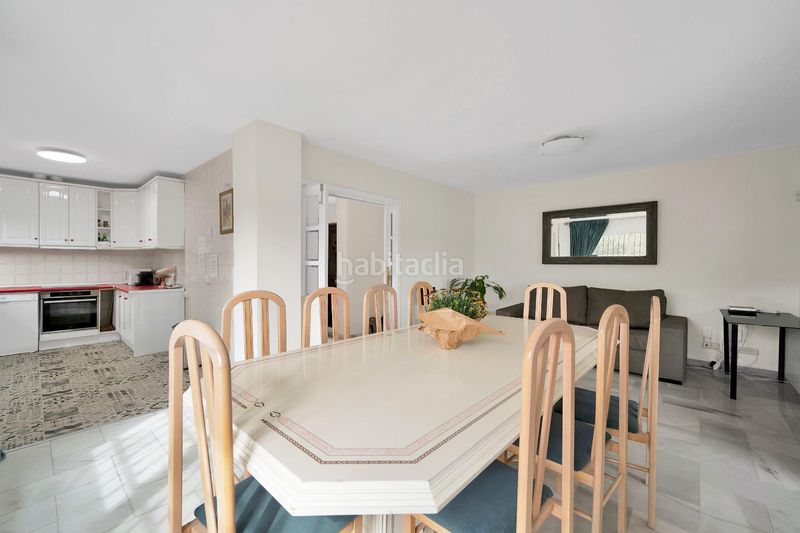 Foto ad431165-5334-4b85-a2ad-131317e09f96. Casa amb aparcament piscina a Elviria Marbella