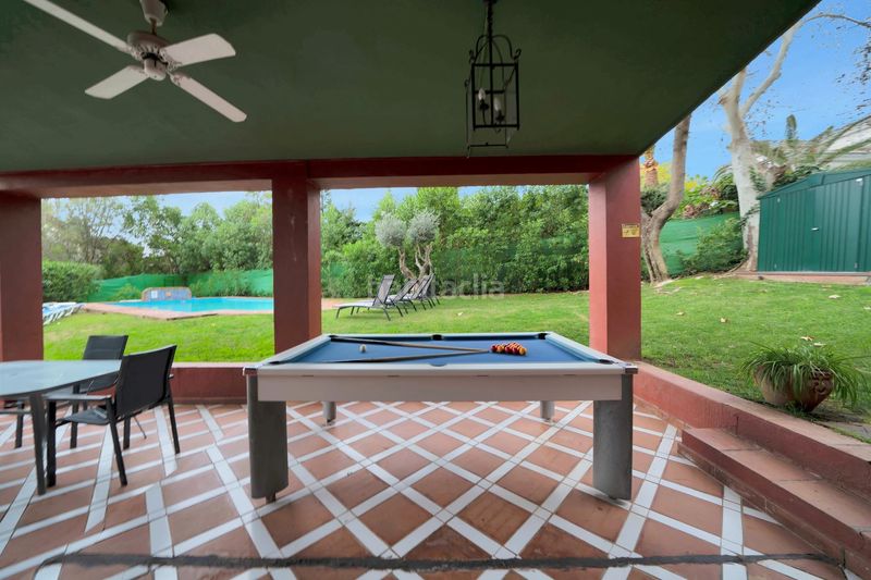 Foto d31217d7-ac5a-45c2-90ce-0f171633eac5. Casa amb aparcament piscina a Elviria Marbella