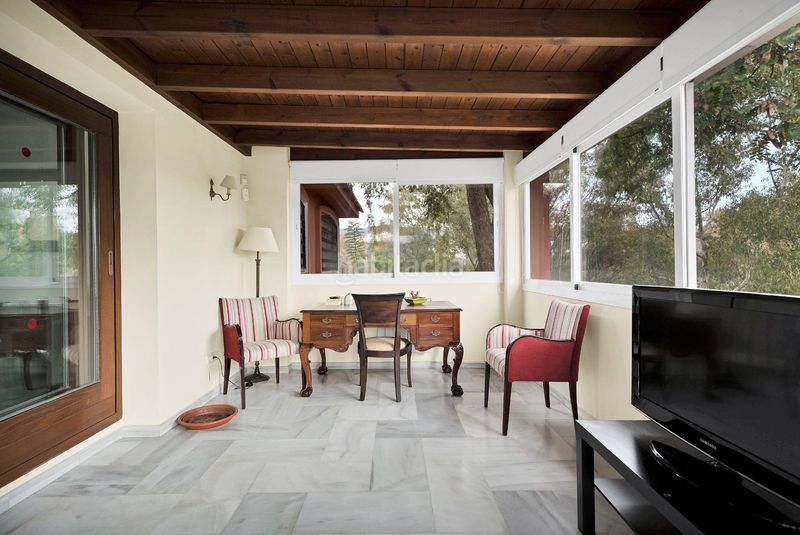 Foto dcc98bbe-73ab-4c07-8b09-48994b9ace2e. Casa amb aparcament piscina a Elviria Marbella