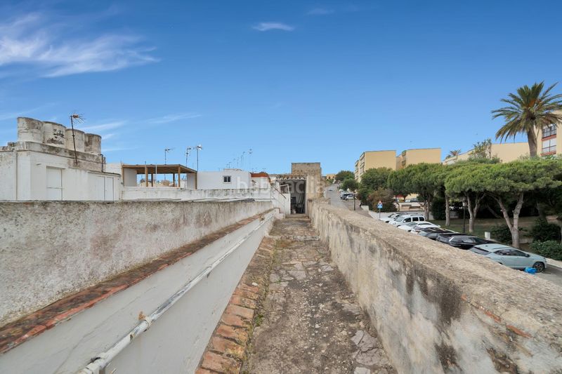 Foto 9bb32503-d630-40c8-be2a-a56384dd2bc2. Casa amb aparcament a Tarifa ciudad Tarifa