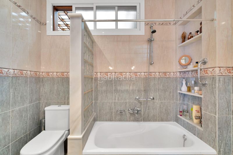 Foto ee31bffb-2ba9-4f0f-a01e-b6f6252f35ce. Casa amb aparcament a Tarifa ciudad Tarifa