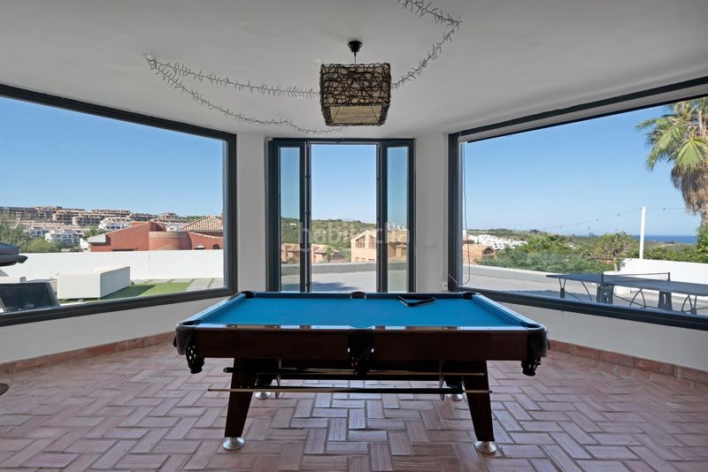 Foto 5bc413c9-0ba3-4118-a3a5-633e1ec41489. Casa amb aparcament piscina a La Alcaidesa