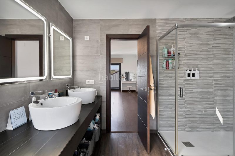 Foto 647f8384-9cc6-41ae-993a-6d1618bcb3de. Casa amb aparcament piscina a La Alcaidesa