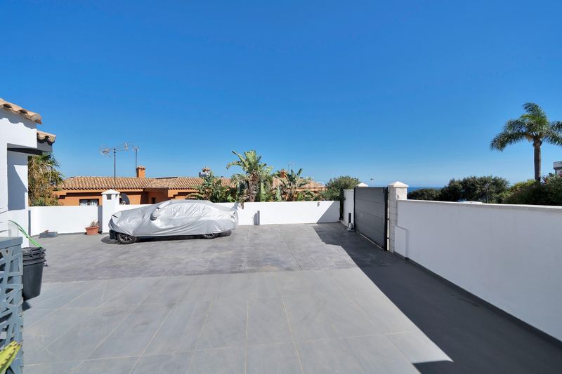 Foto 8063d912-33cd-4c73-8236-30430c48ad01. Casa amb aparcament piscina a La Alcaidesa