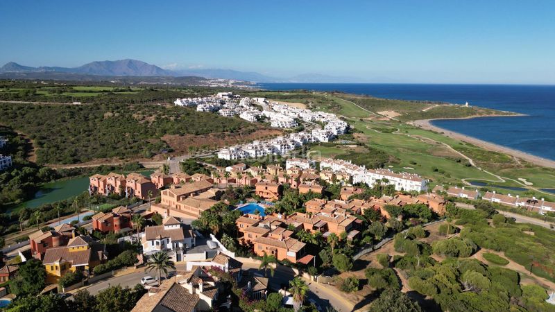 Foto b0f43797-285f-4bb2-857a-faf7173c81b5. Casa amb aparcament piscina a La Alcaidesa