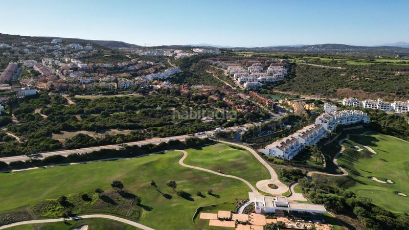 Foto d43f7d7d-af98-40f3-a06f-6ffca9237ff6. Casa amb aparcament piscina a La Alcaidesa