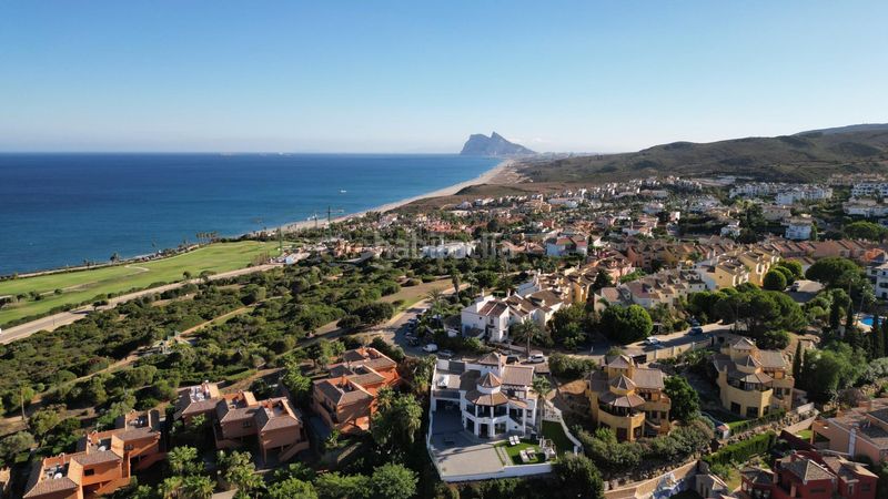 Foto e3a4c68b-8fd6-4ea6-977b-8ef6307bfb3f. Casa amb aparcament piscina a La Alcaidesa