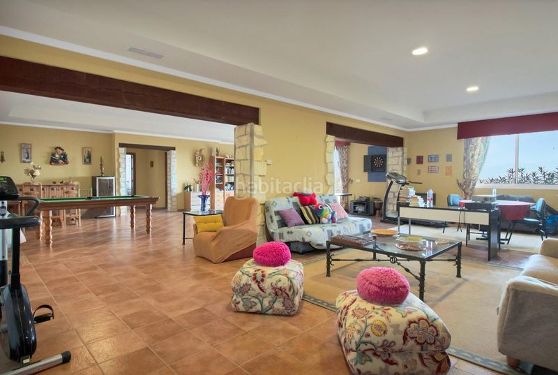 Foto 00d8ae8c-6b91-4e1d-8a93-6bb25d57e7ef. Casa amb calefacció piscina a Centro Estepona