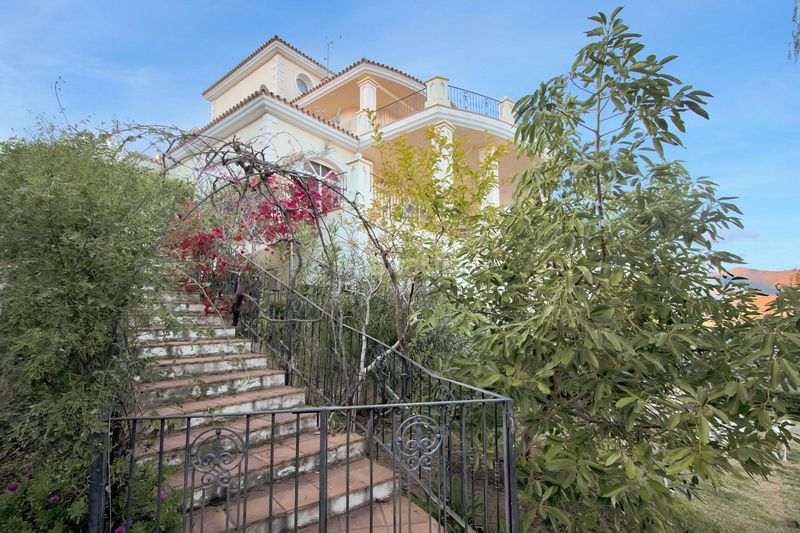 Foto 67500c54-7b24-4a0a-8fa7-11256b5a565d. Casa amb calefacció piscina a Centro Estepona