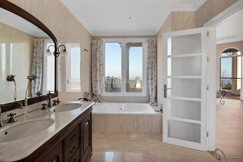 Foto 79415c79-9bf0-4e31-89b5-800b6eff10c1. Casa amb calefacció piscina a Centro Estepona