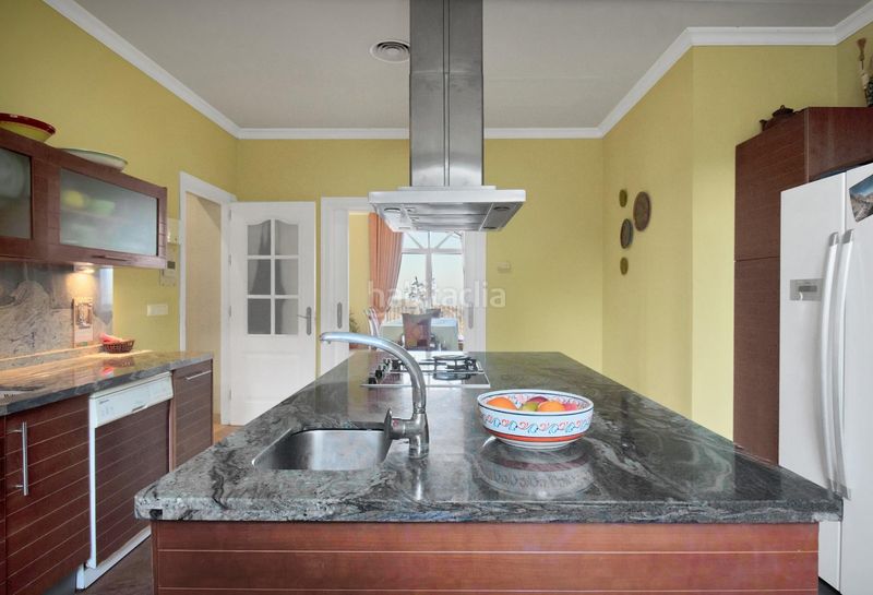 Foto b362065e-7e39-41d5-ae35-d1552ce531cf. Casa amb calefacció piscina a Centro Estepona