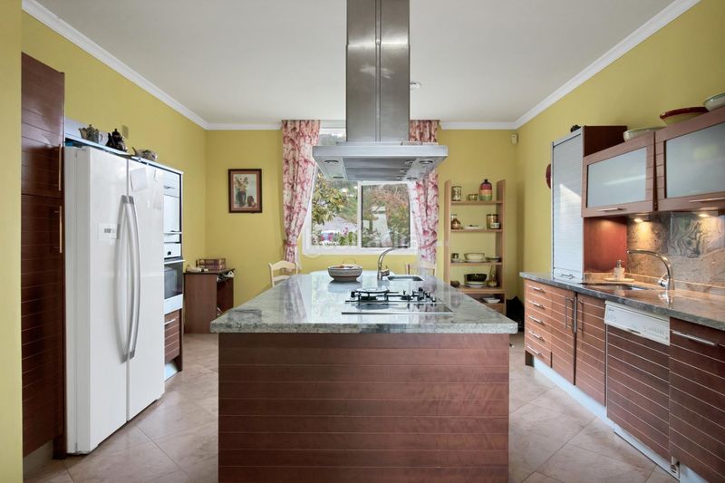 Foto dddca4e2-6357-4d4e-b8eb-70e8a581cf0a. Casa amb calefacció piscina a Centro Estepona