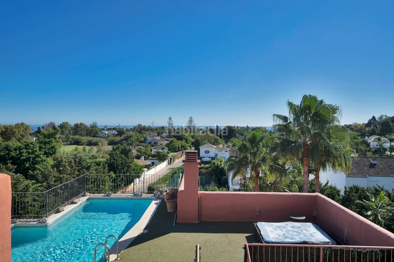 Foto 1c8dc7d3-5e41-467a-acec-6a7f1d0e174d. Tríplex amb aparcament piscina a Guadalmina Baja Marbella