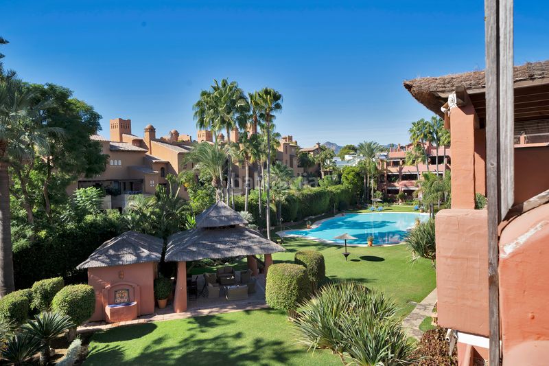 Foto 22eccb95-c247-4349-849e-71f227c2a12c. Tríplex amb aparcament piscina a Guadalmina Baja Marbella