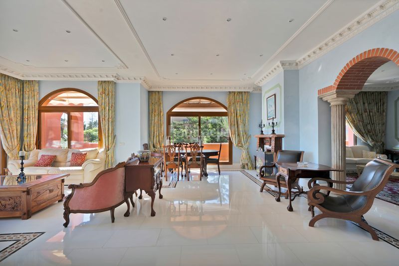 Foto 23a5093d-193a-41a0-b069-3f1cc338a45e. Tríplex amb aparcament piscina a Guadalmina Baja Marbella