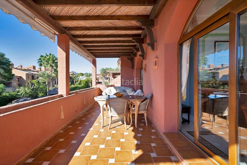 Foto 26070ae3-aef1-44d7-a34a-2029d18e65b1. Tríplex amb aparcament piscina a Guadalmina Baja Marbella