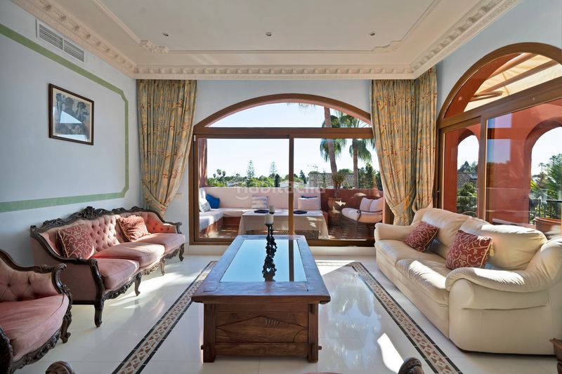 Foto 5b1b928f-64d6-4d47-a989-2ab36a16def0. Tríplex amb aparcament piscina a Guadalmina Baja Marbella