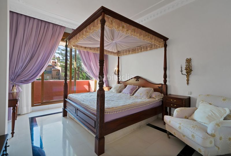 Foto 6e90b35b-4a55-4155-b68f-679c34b057e3. Tríplex amb aparcament piscina a Guadalmina Baja Marbella