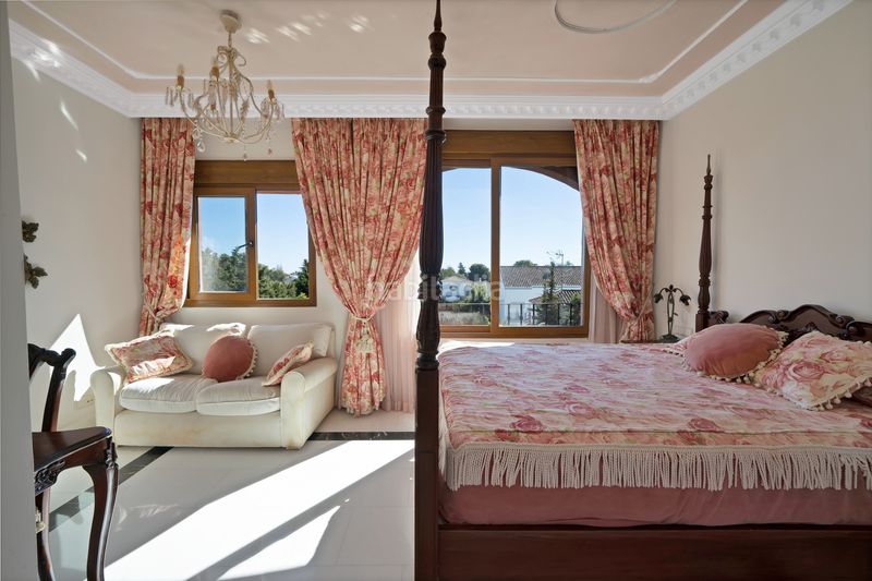 Foto 94d0bfd6-7e71-4491-8926-b19322067ed6. Tríplex amb aparcament piscina a Guadalmina Baja Marbella