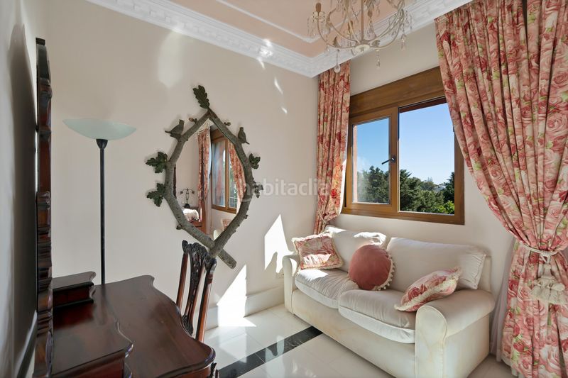 Foto d868d2d3-1141-4698-bcf9-546ea54c0f69. Tríplex amb aparcament piscina a Guadalmina Baja Marbella