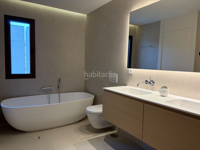 Foto 7f8df139-5e96-4af6-a9cd-595752613ab2. Apartament amb calefacció aparcament piscina a Casco Antiguo Marbella
