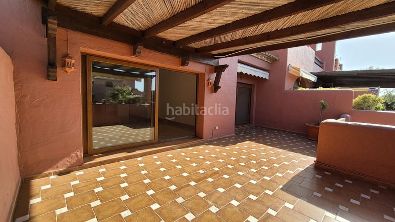 Foto 1334d750-ae4c-4f18-9e14-5591aa973ae0. Àtic amb calefacció aparcament piscina a Guadalmina Baja Marbella